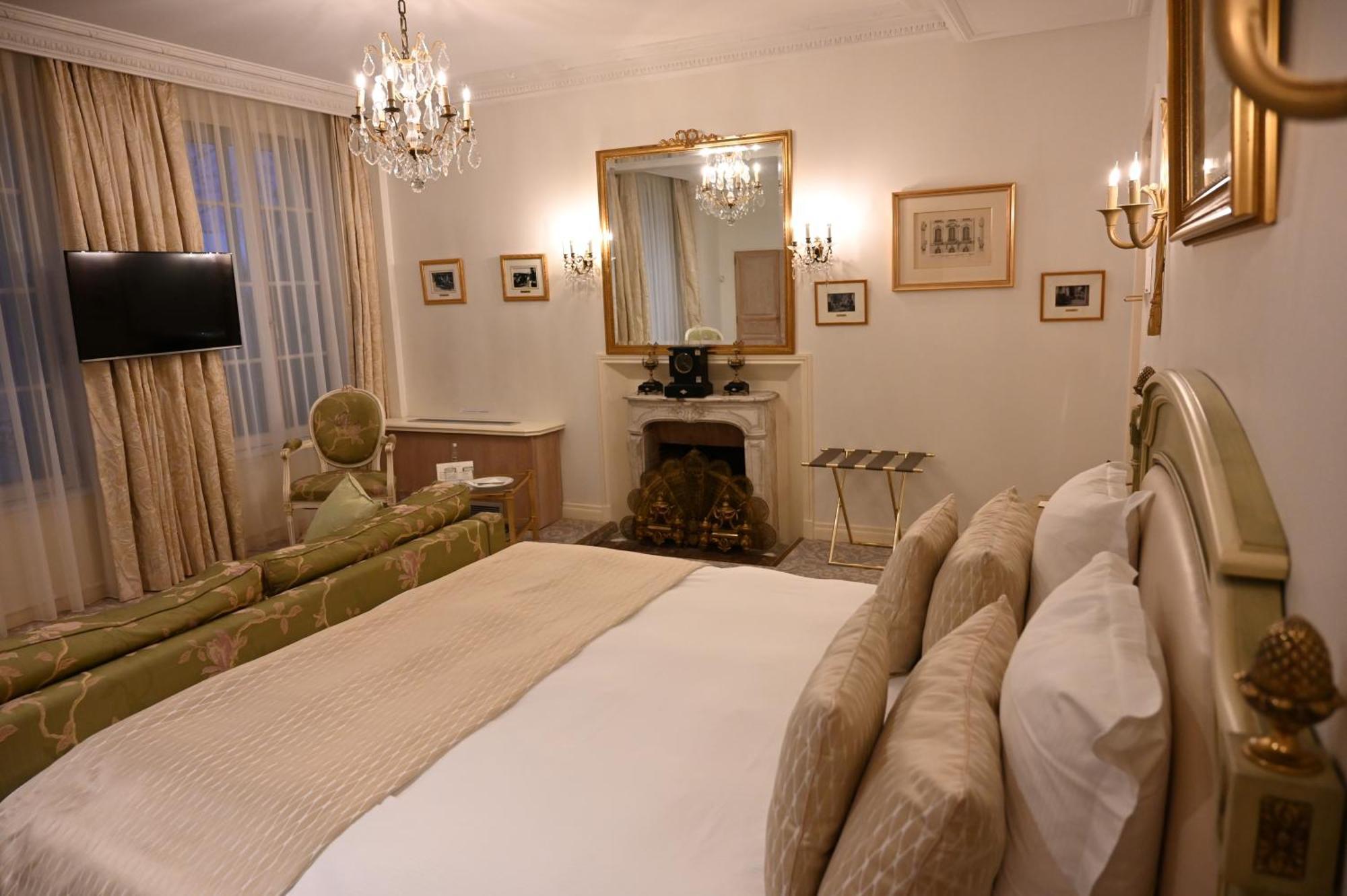 Hotel La Villa Eugene เอแปร์เน ภายนอก รูปภาพ