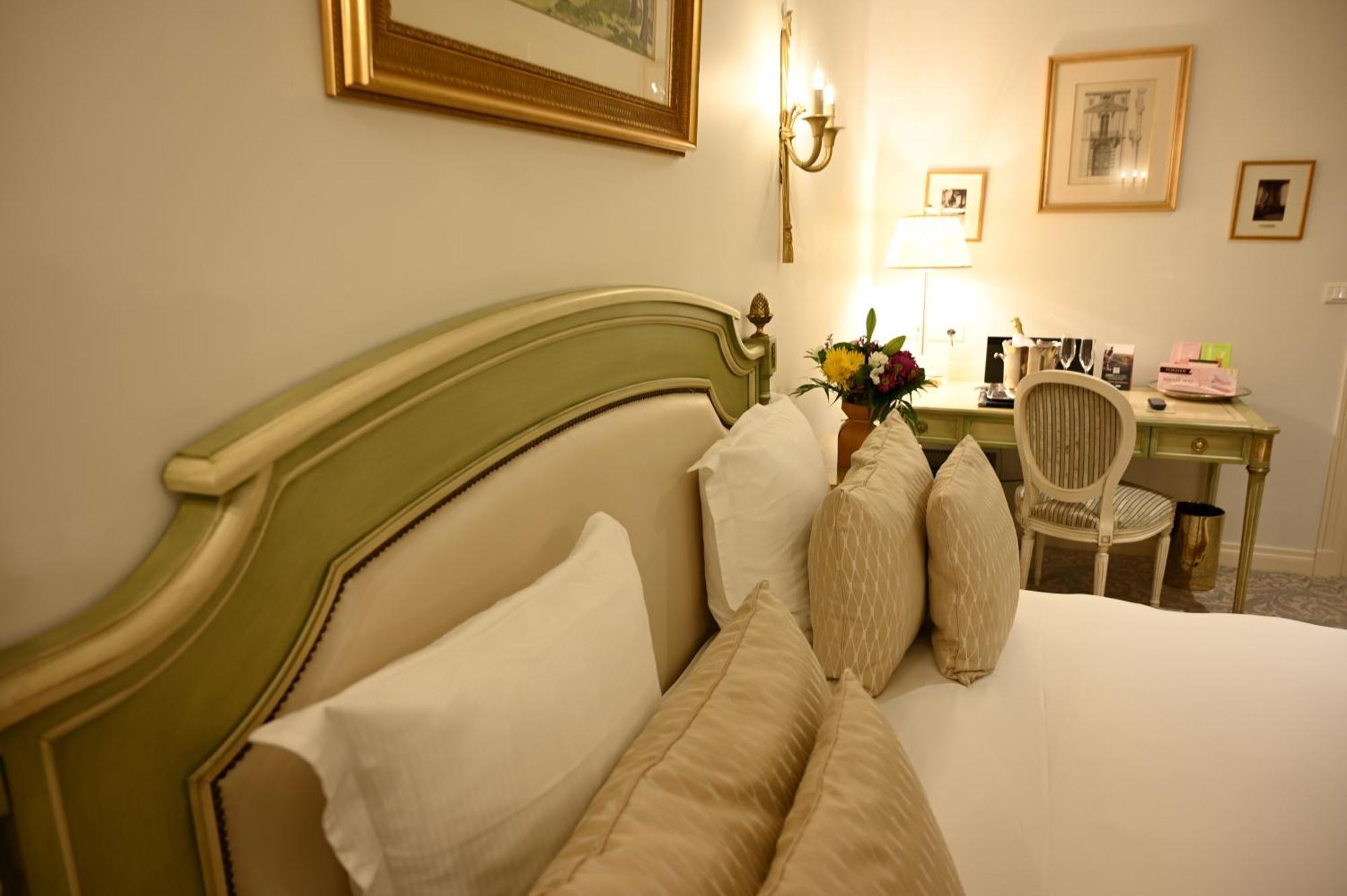 Hotel La Villa Eugene เอแปร์เน ภายนอก รูปภาพ