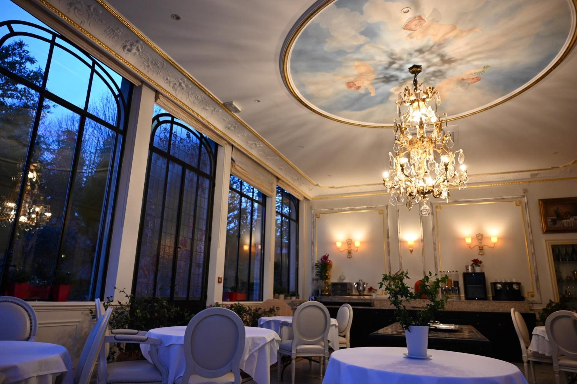 Hotel La Villa Eugene เอแปร์เน ภายนอก รูปภาพ