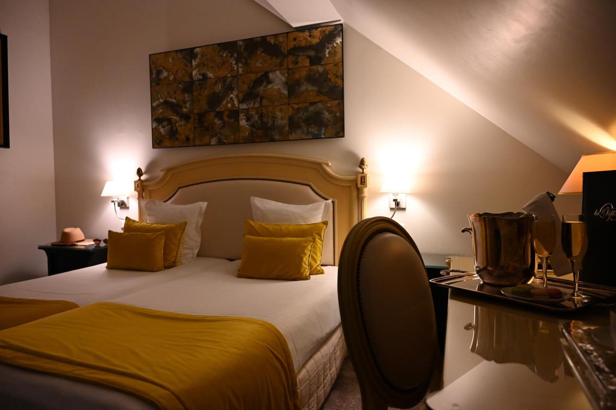 Hotel La Villa Eugene เอแปร์เน ภายนอก รูปภาพ