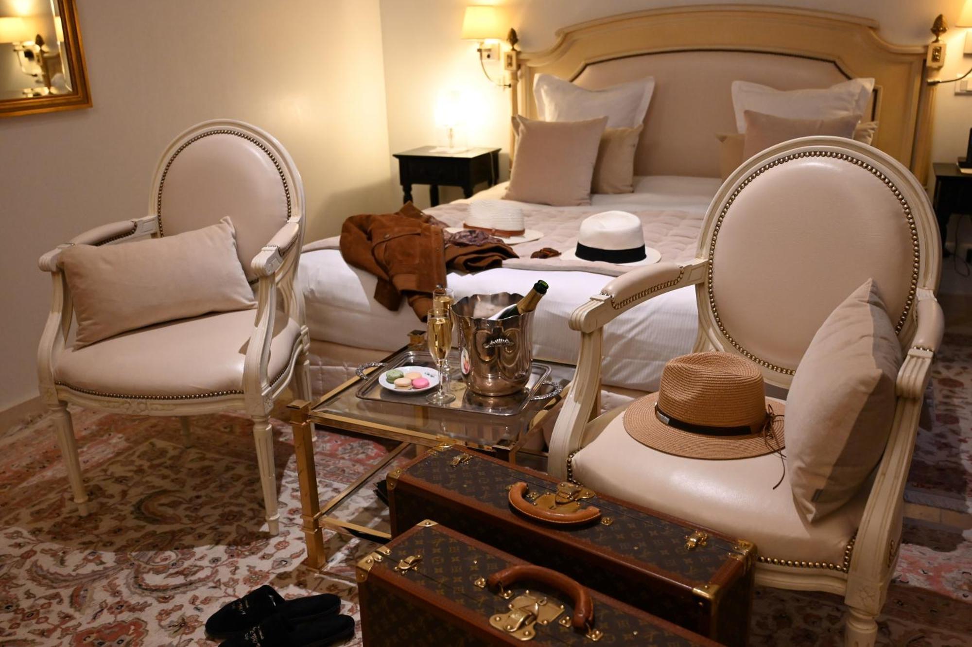 Hotel La Villa Eugene เอแปร์เน ภายนอก รูปภาพ